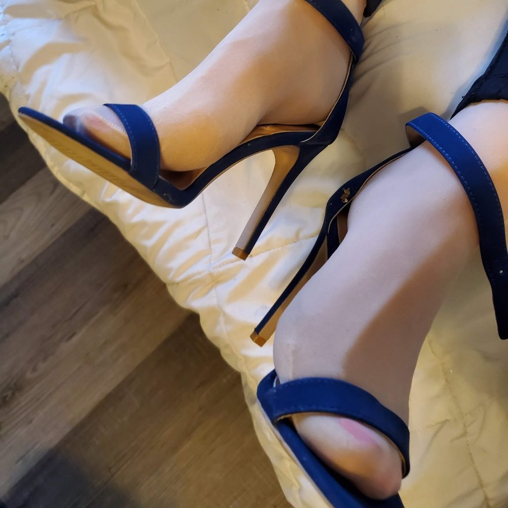 Worn Glaze blue sandal heel ankle strap 7m